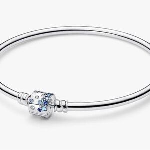 PandoraStudded Clasp & Chain Bracelet
Product number: 593681C00-17
Size: 6.7 In